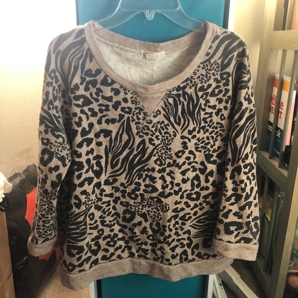 Forever 21 cropped leopard print sweater